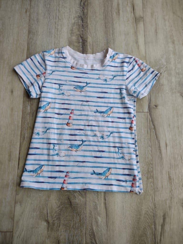 Prachtig handgemaakt blauw wit shirt met walvissen, 116., Kinderen en Baby's, Kinderkleding | Maat 116, Ophalen of Verzenden, Shirt of Longsleeve