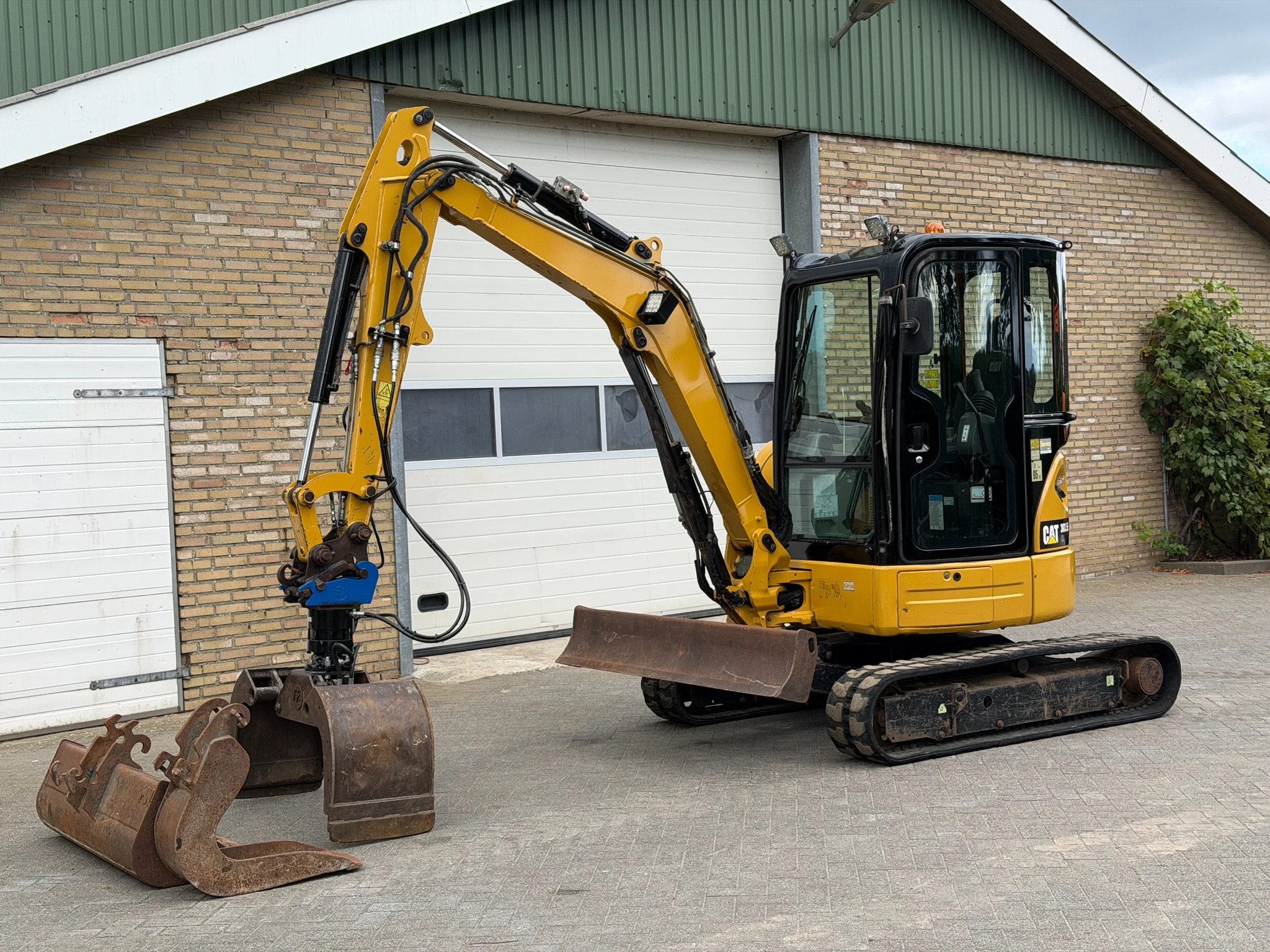 Caterpillar 303ECR (bj 2017), Zakelijke goederen, Machines en Bouw | Kranen en Graafmachines, Graafmachine