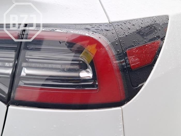 Achterlicht rechts van een Tesla Model 3, Gebruikt, -, Overige automerken, -