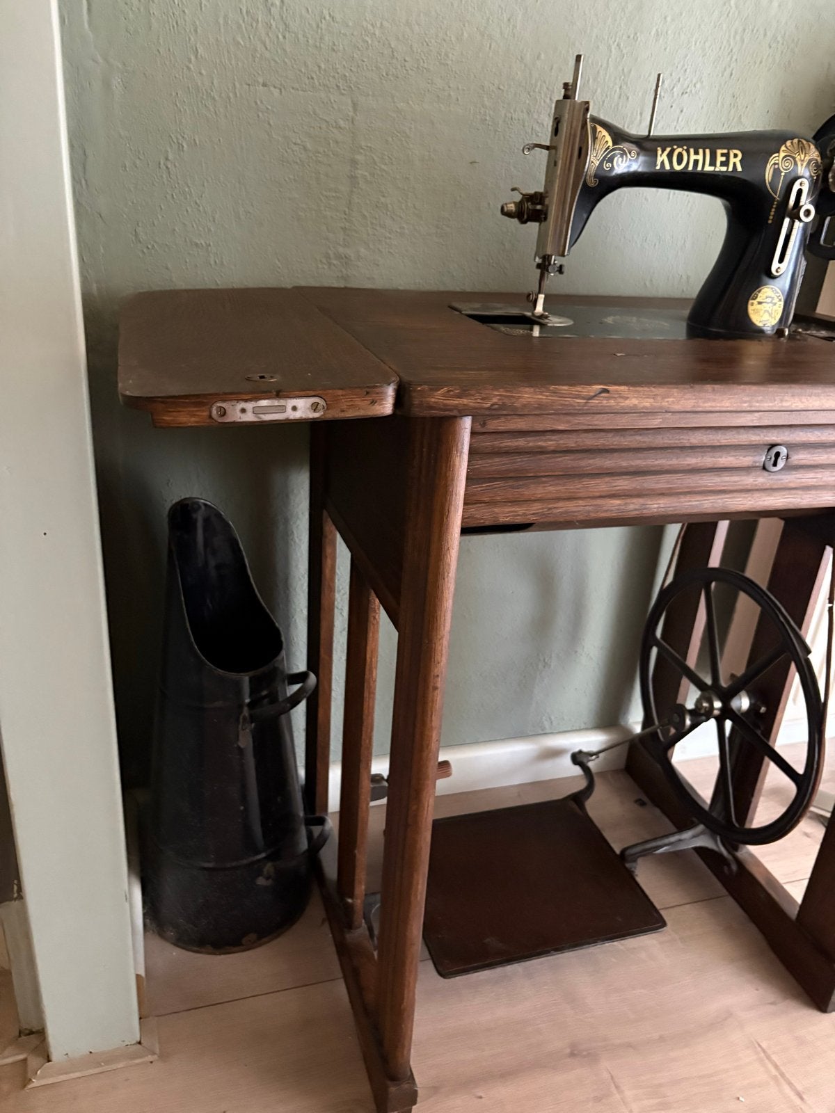 Antieke naaimachinetafel, Ophalen