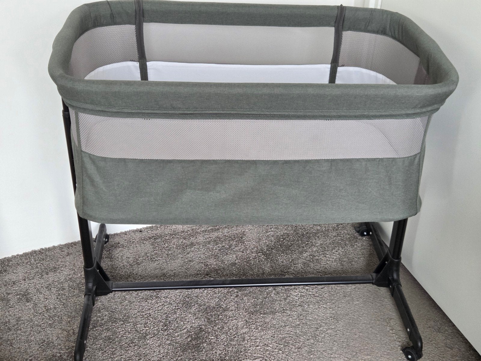 Novi Co-sleeper - Hoogte verstelbaar, incl. hoeslakens, Kinderen en Baby's, Ophalen, Gebruikt, Wieg