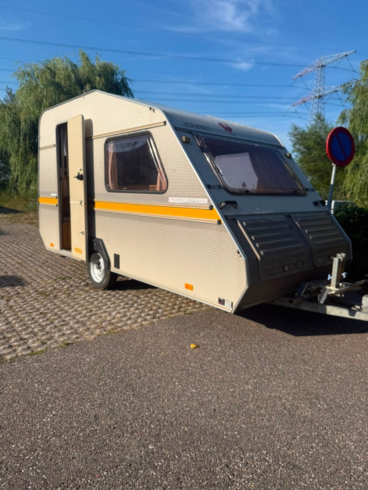 Kip Kompakt KK420 met Nieuwe Voortent Mooie Staat licht gew, Caravans en Kamperen, Caravans, Lengtebed, Kip, Particulier, 4 tot 5 meter