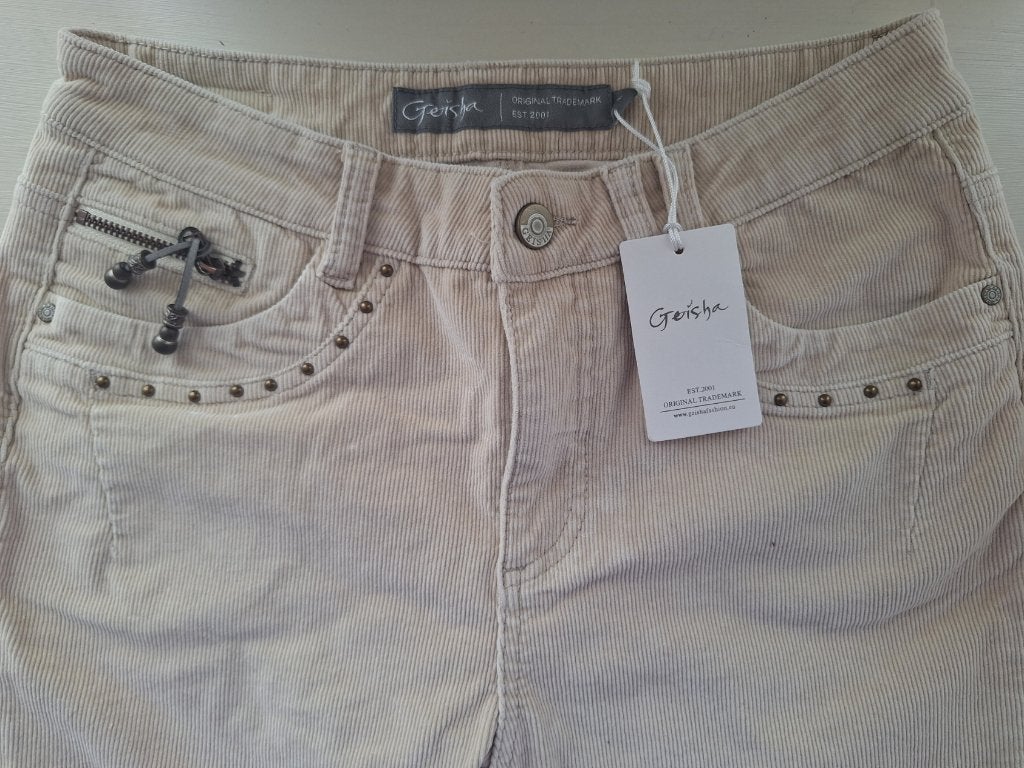 Geisha nieuwe zandkleurige corduroy studs broek, maat S 36, Kleding | Dames, Broeken en Pantalons, Geisha, Beige, Nieuw, Ophalen of Verzenden