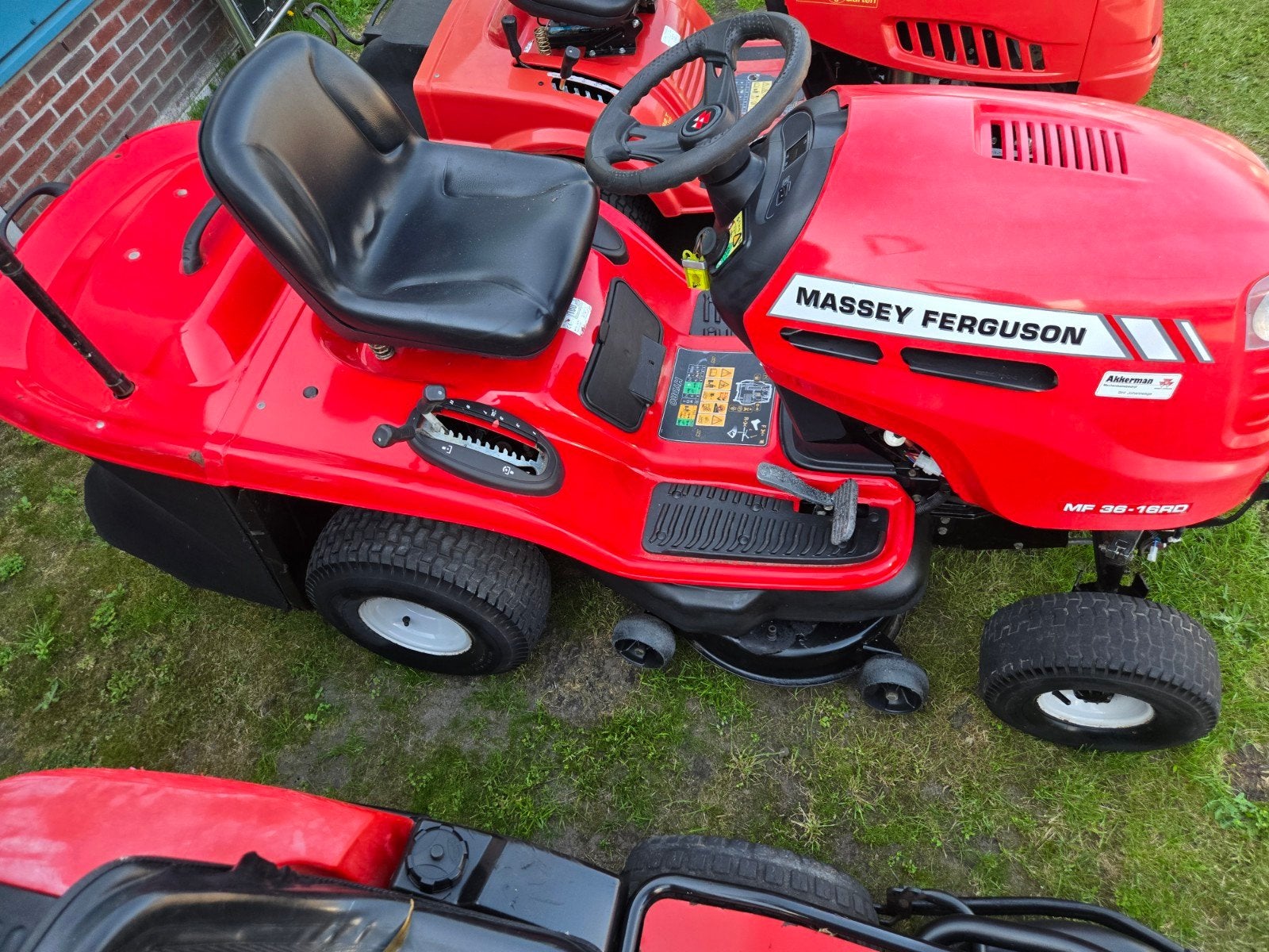 Zitmaaier Massey Ferguson
2cilinder Kawasaki
hydro, Tuin en Terras, Grasmaaiers, Ophalen, 50 cm of meer