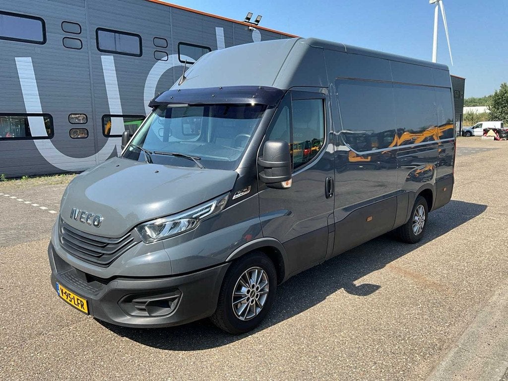 2022 Iveco Daily 35S18 3.0 Luchtvering / Automaat Bedrijfswa, Auto's, Automaat, Gebruikt, Euro 6, Iveco