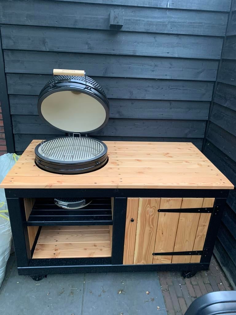 Houten Kamado BBQ tafel / buitenkeuken op wielen, Ophalen, Zo goed als nieuw, Houtskool