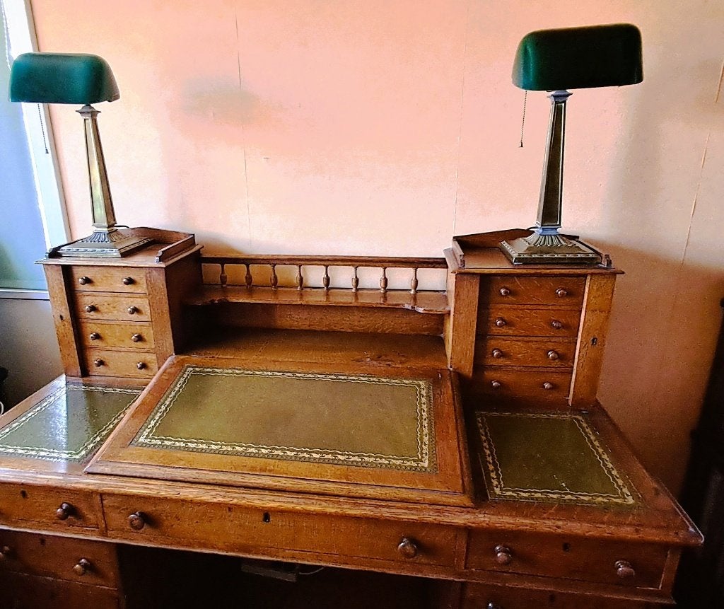 Foto 4 van Uniek Antiek Eiken Dickens Bureau (ca. 1910) – Blikvanger!