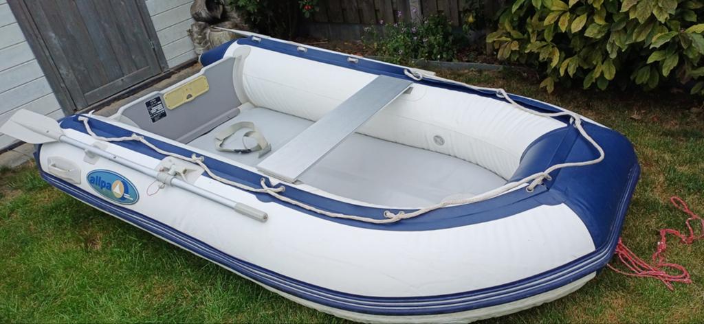 Rubberboot met Mariner 3.5 PK buitenboordmotor, Ophalen