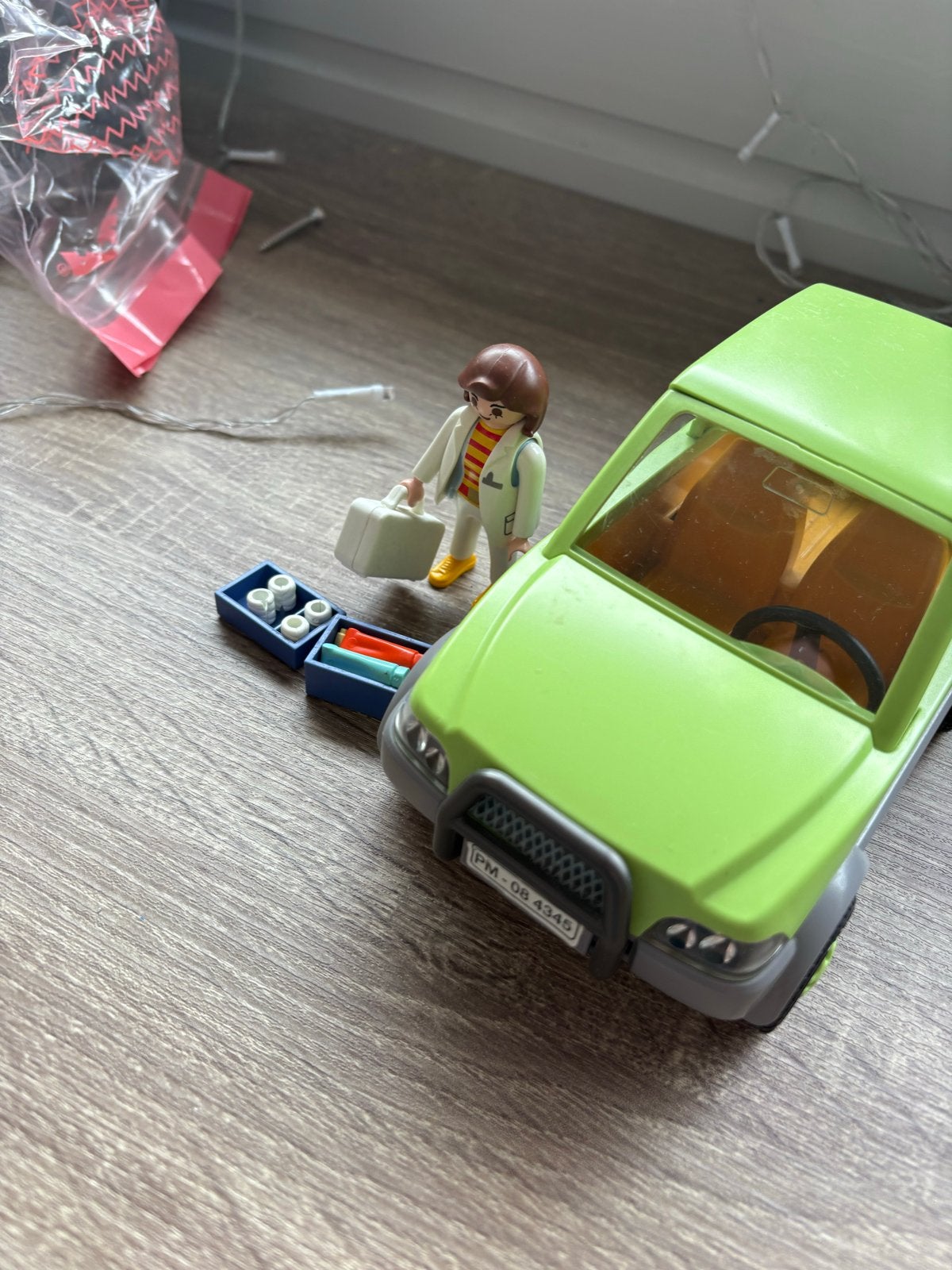 Playmobil Dierenarts met terreinwagen - 4345, Kinderen en Baby's, Speelgoed | Speelgoedvoertuigen, Verzenden, Gebruikt