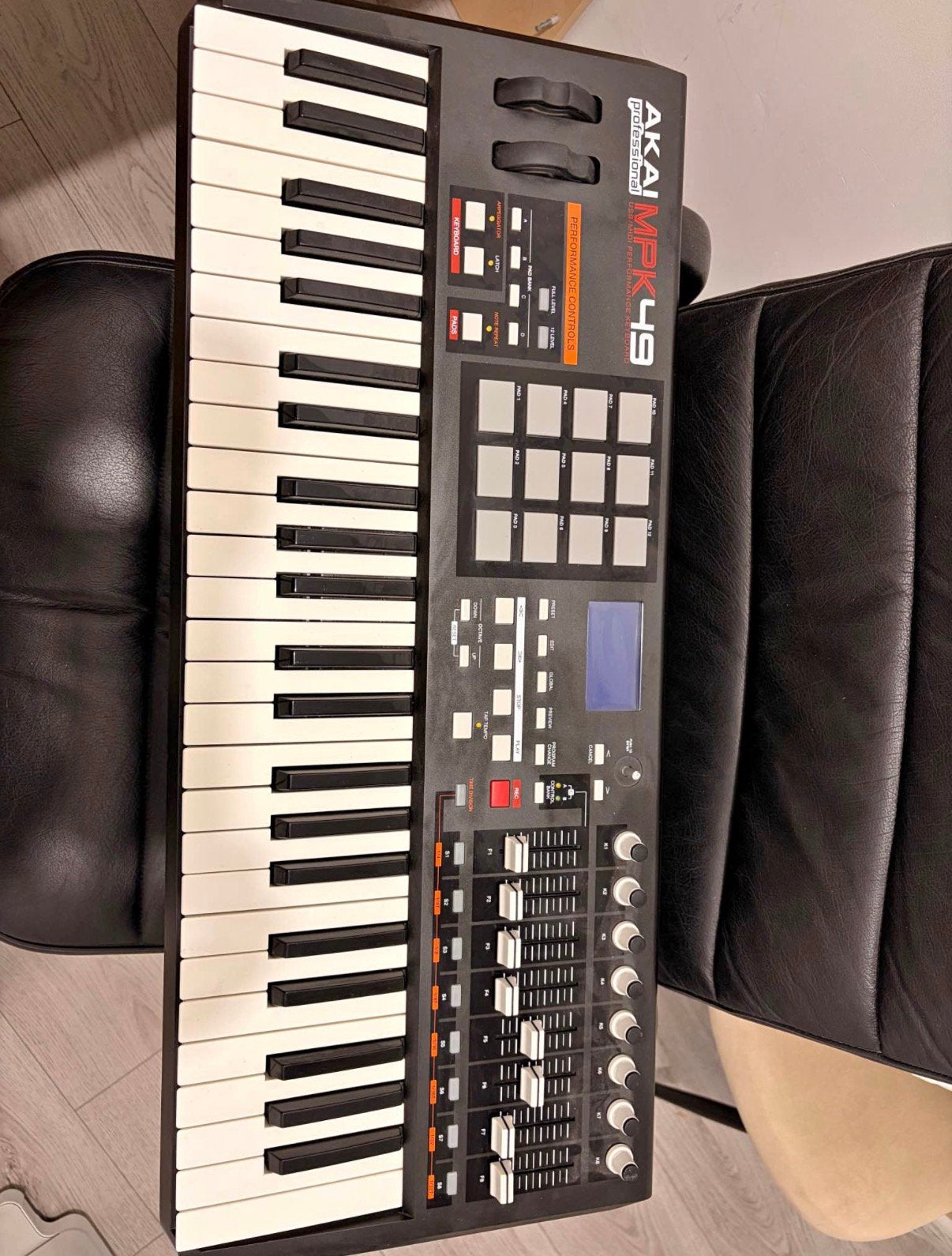 Akai MPK 49 MIDI Keyboard, Muziek en Instrumenten, Ophalen of Verzenden, Zo goed als nieuw