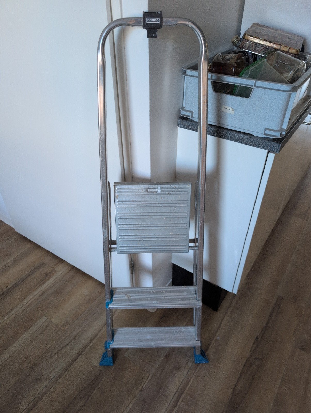 GAMMA Opvouwbare Trapladder - Zo goed als nieuw, Doe-het-zelf en Verbouw, Ophalen