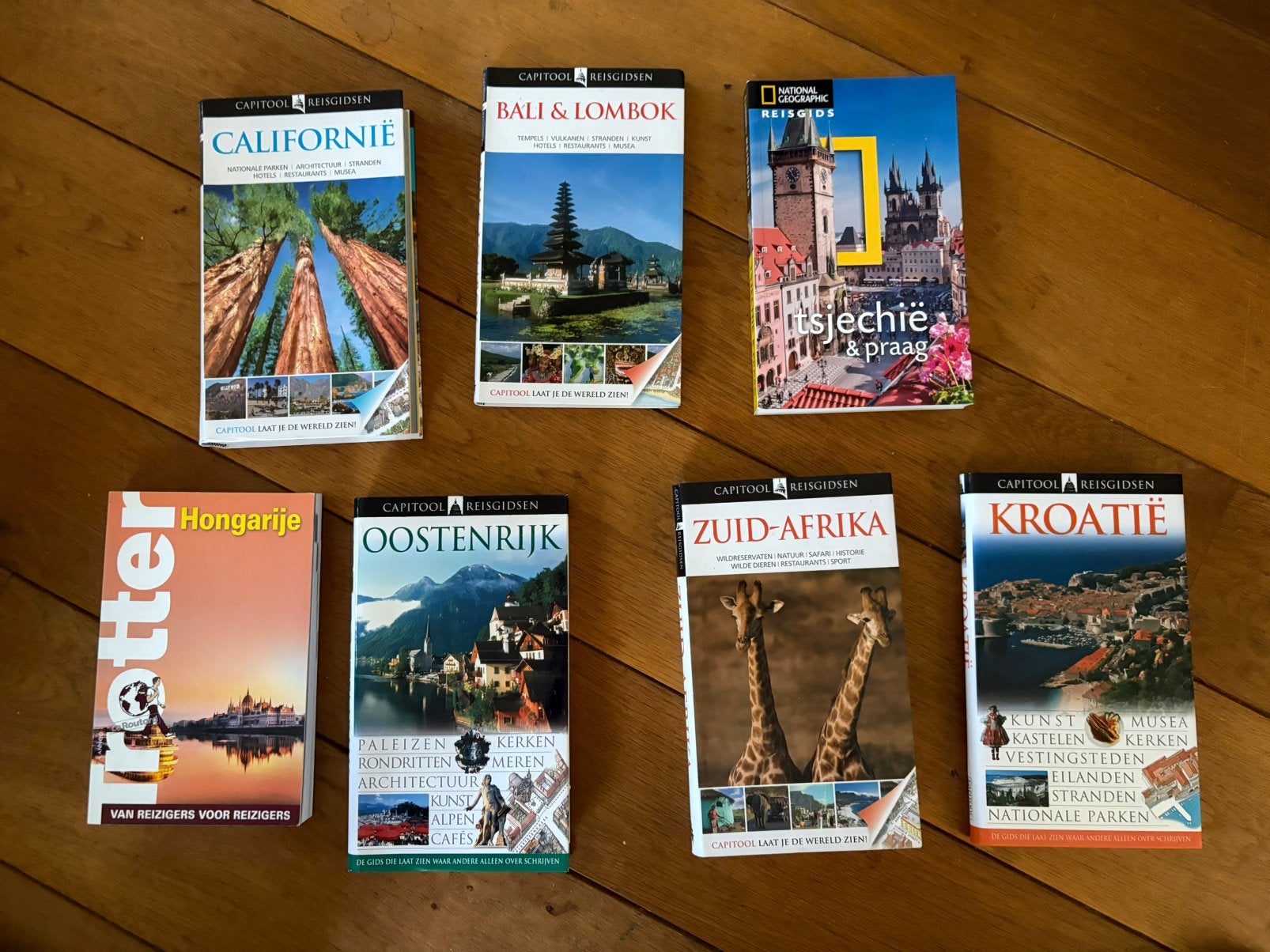 Capitool diverse reisgidsen ( zie foto’s), Boeken, Afrika, Capitool, Ophalen of Verzenden, Zo goed als nieuw