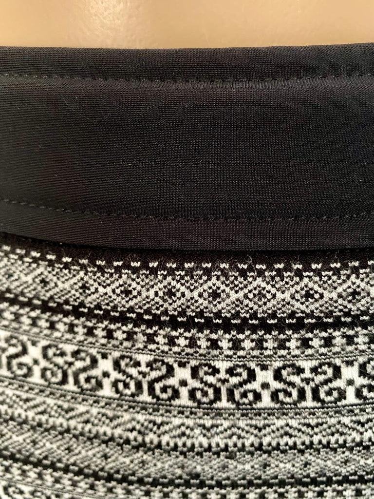 G773 Marc Cain maat S=36 kort rokje rok grijs/zwart MarcCain, Kleding | Dames, Zwart, Ophalen of Verzenden, Zo goed als nieuw