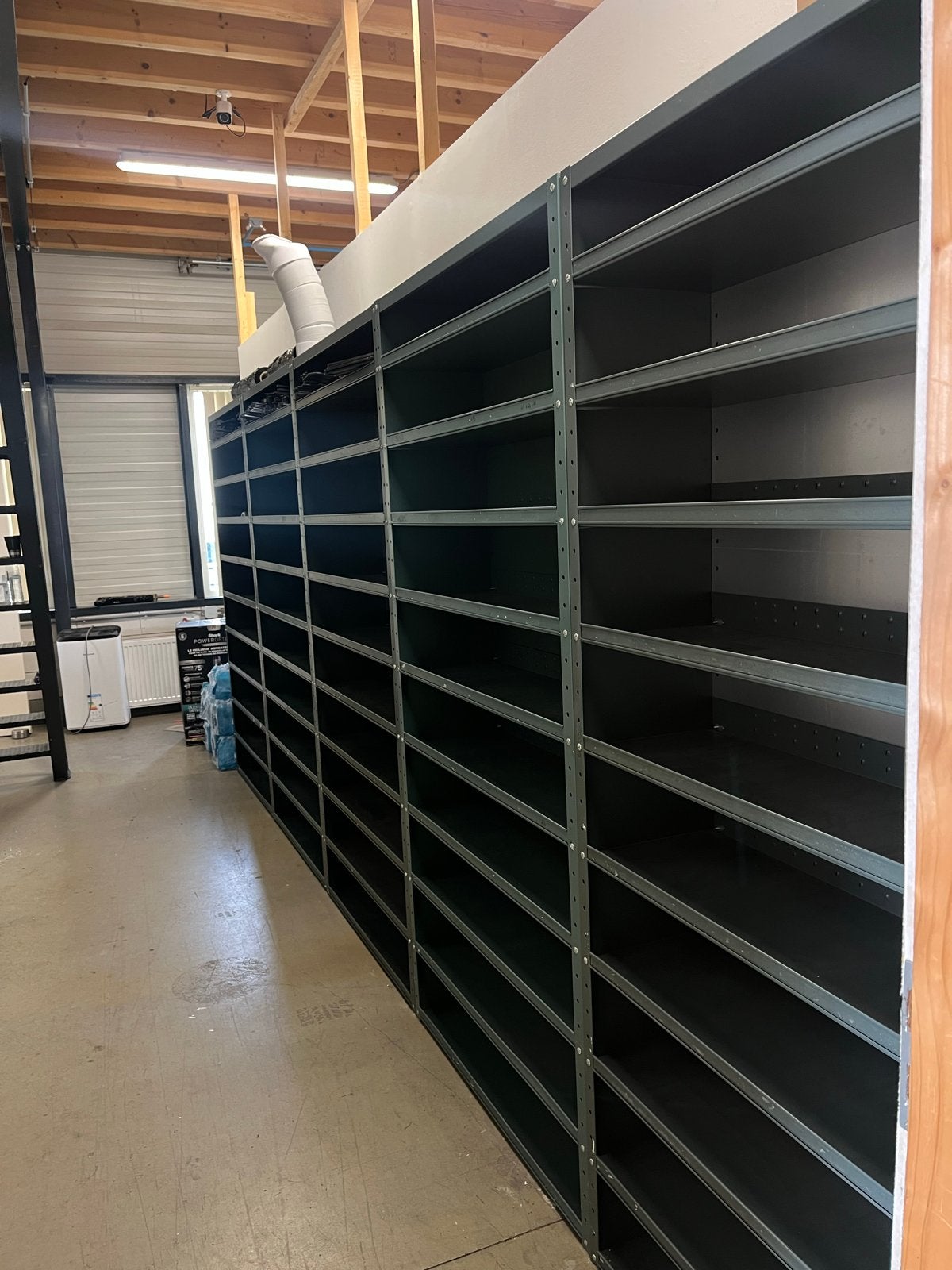 Metalen magazijnstelling met 100cm brede vakken, Ophalen of Verzenden, Zo goed als nieuw, Overige metalen