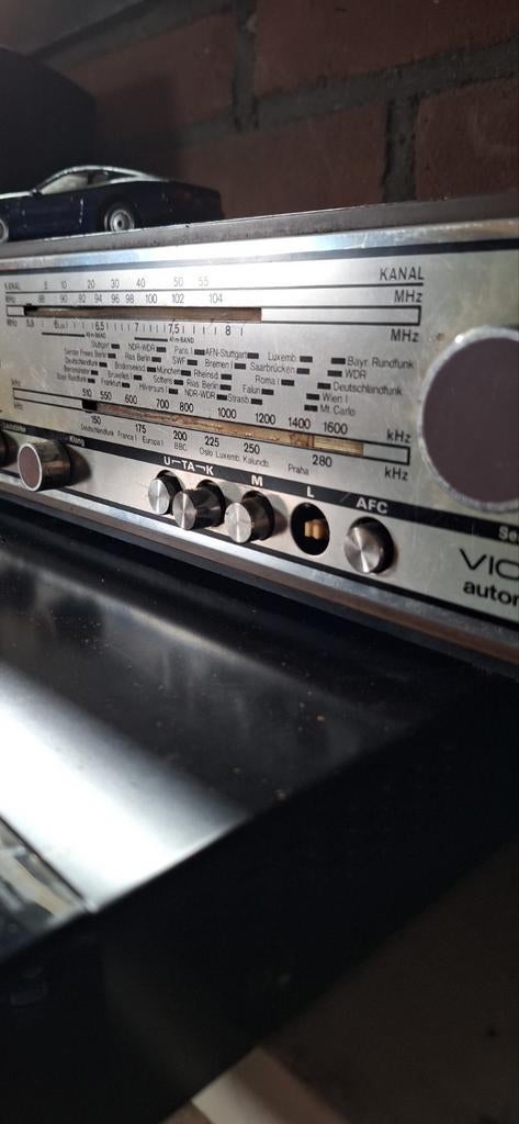 Oude goed spelende radio, Audio, Tv en Foto, Radio's, Ophalen of Verzenden, Gebruikt, Radio