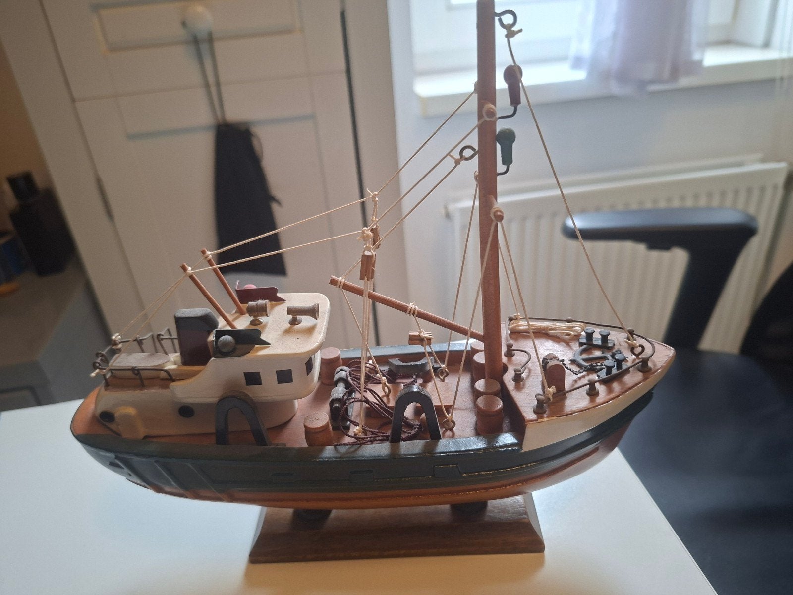 2 gedetailleerde modelboten, Ophalen, Zo goed als nieuw