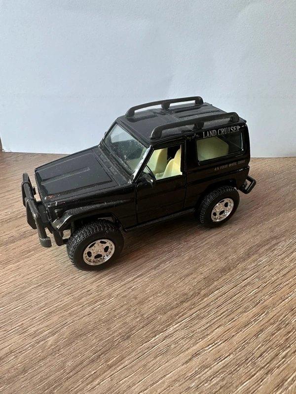 New ray Toyota Land Cruiser,, Hobby en Vrije tijd, Modelauto's | 1:32, Ophalen of Verzenden, Zo goed als nieuw, Auto, Overige merken