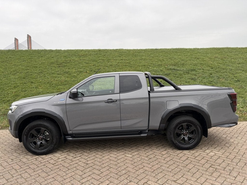 Isuzu D-max BEV Extended Cab V-Cross 66.9 kWh 3500KG Trekgew, Automaat, Zwart, Leder, Automatische klimaatregeling