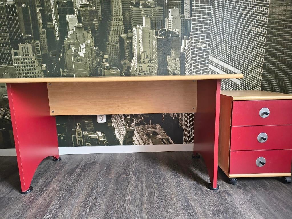 Vrolijk tienerbureau met ladenblok met boekenkast, Ophalen, Gebruikt