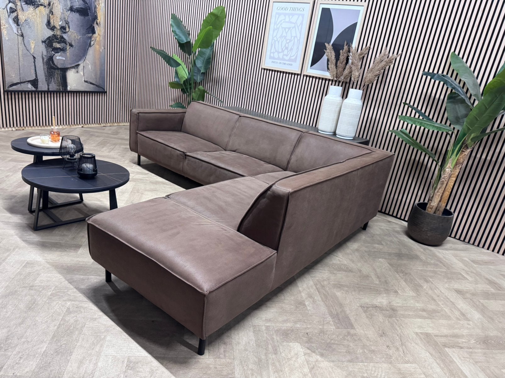 ZGAN UMIX Microleer Hoekbank - Bruin - 260 x 235, Huis en Inrichting, Banken | Bankstellen, 250 tot 300 cm, -, -, Hoekbank