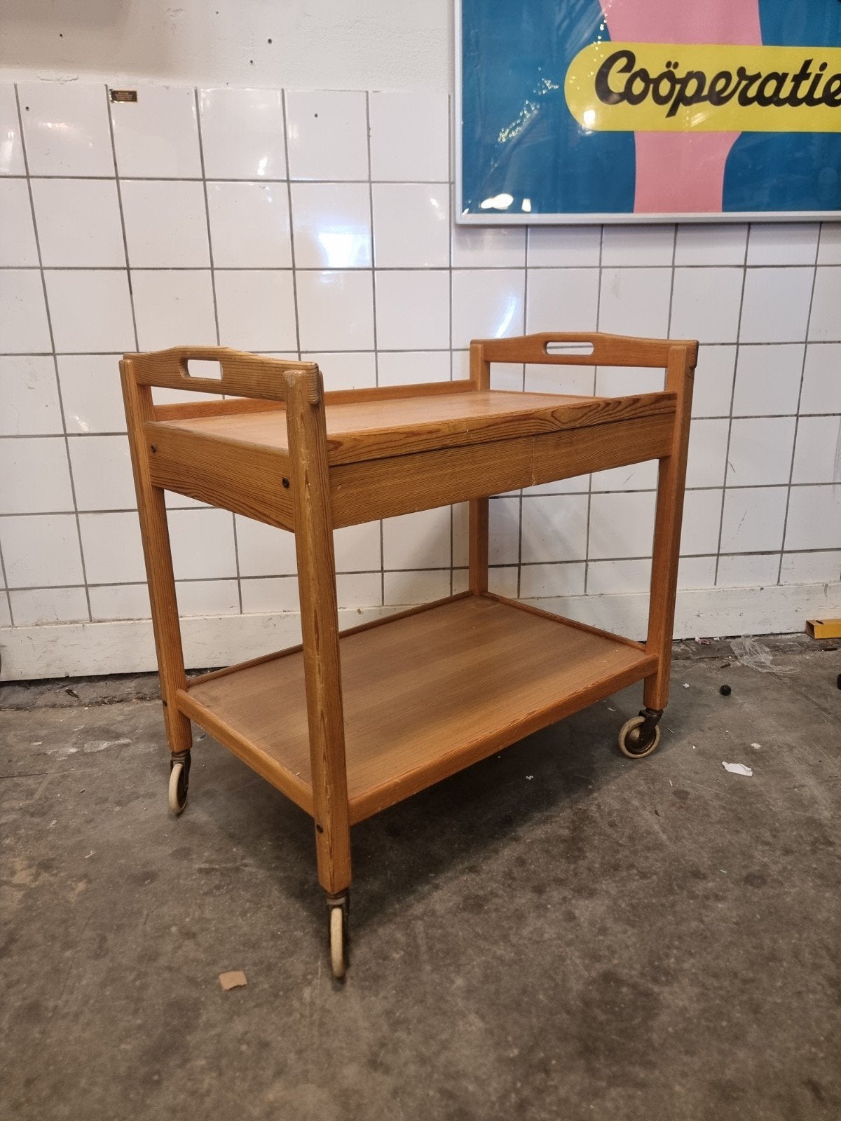vintage serveertrolley jaren 70 grenen, ,, Ophalen of Verzenden, Zo goed als nieuw, ,