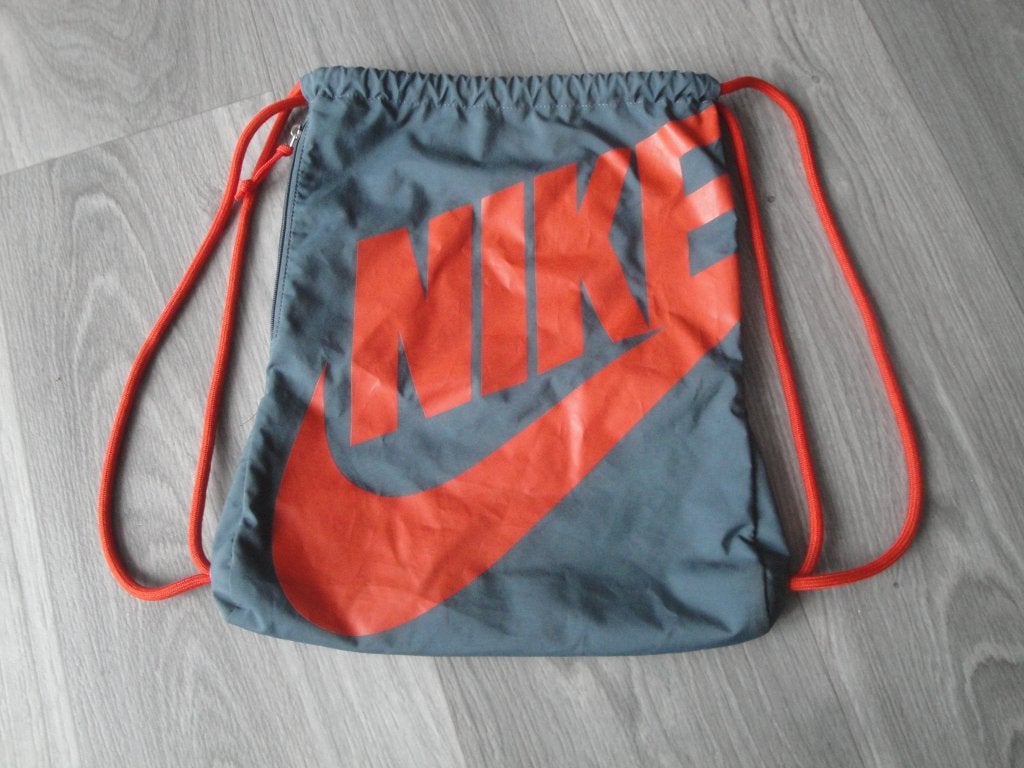 LEUKE "NIKE" TAS met TREKKOORD, Overige merken, Gebruikt, 25 tot 40 cm, Ophalen of Verzenden