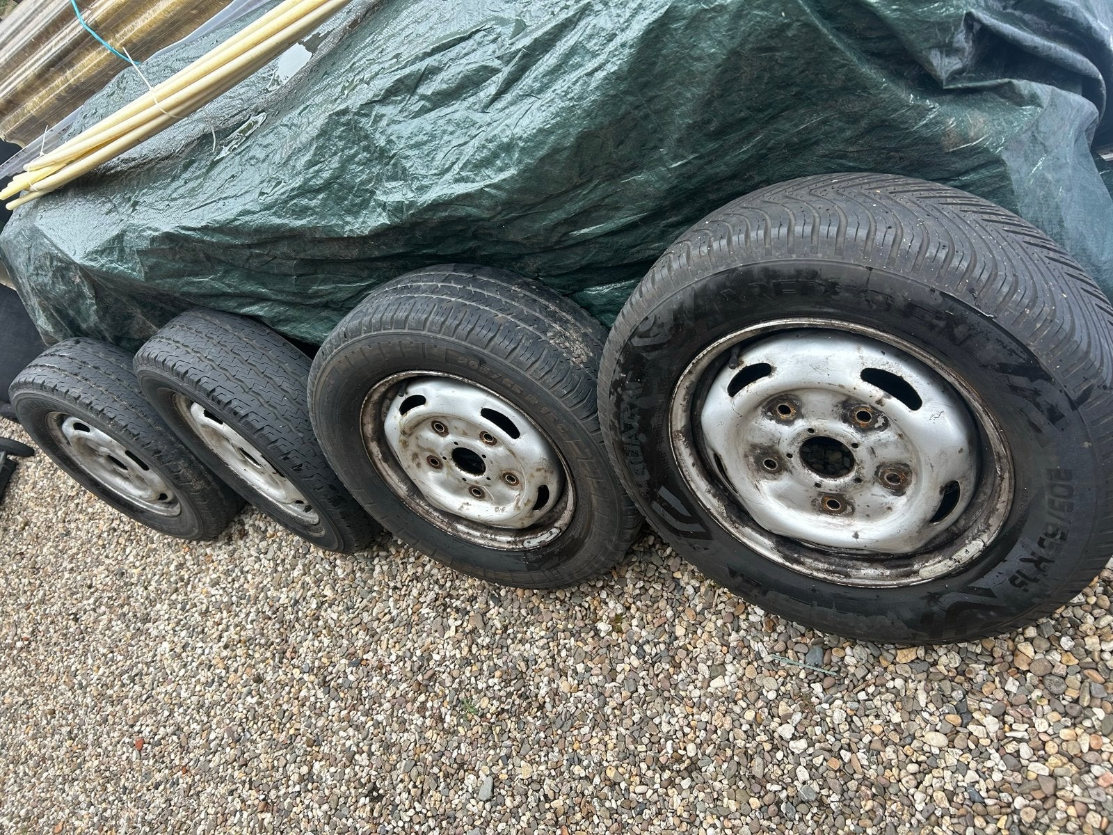 Set gebruikte Ford Transit 15 inch stalen velgen met banden, Ophalen, 15 inch, Banden en Velgen, 205 mm