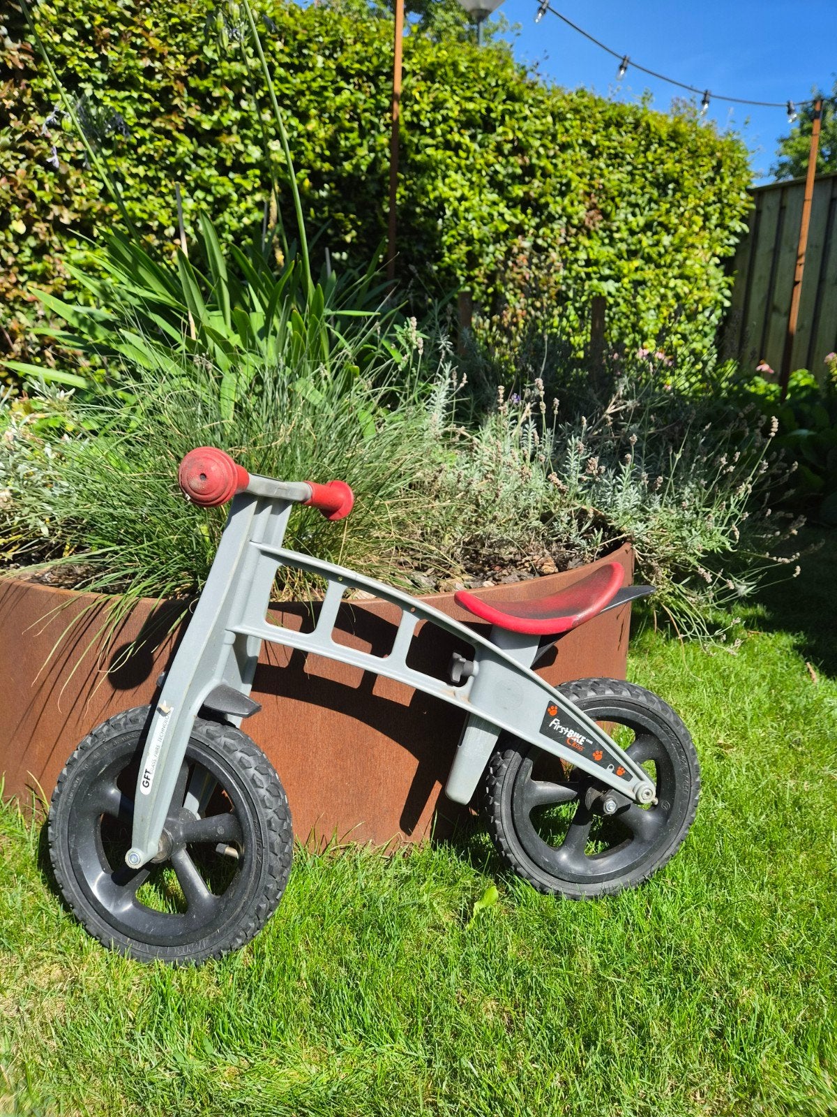 FirstBIKE Loopfiets - Grijs/Rood, Ophalen, Gebruikt, Loopfiets