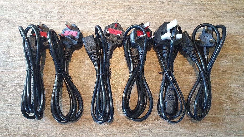 Stroomkabel C13 naar Engelse stekker (6 stuks), Ophalen, Nieuw, Kabel of Snoer