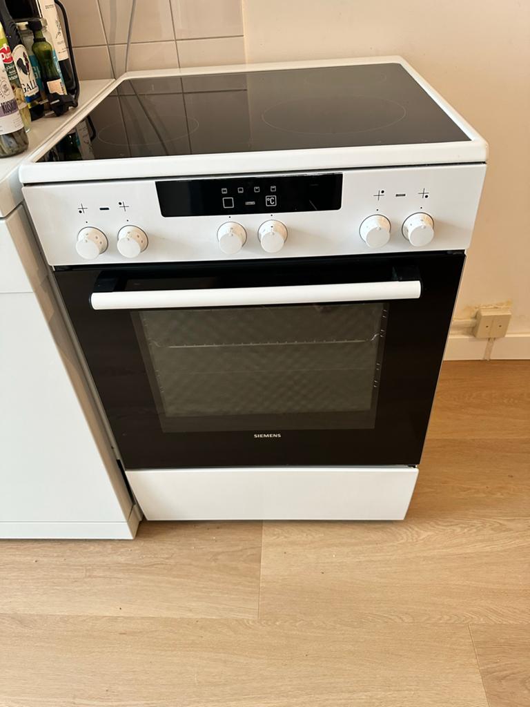 Siemens Vrijstaand Keramisch Fornuis met Oven, Witgoed en Apparatuur, Ophalen, Hete lucht, 60 cm of meer, Keramisch