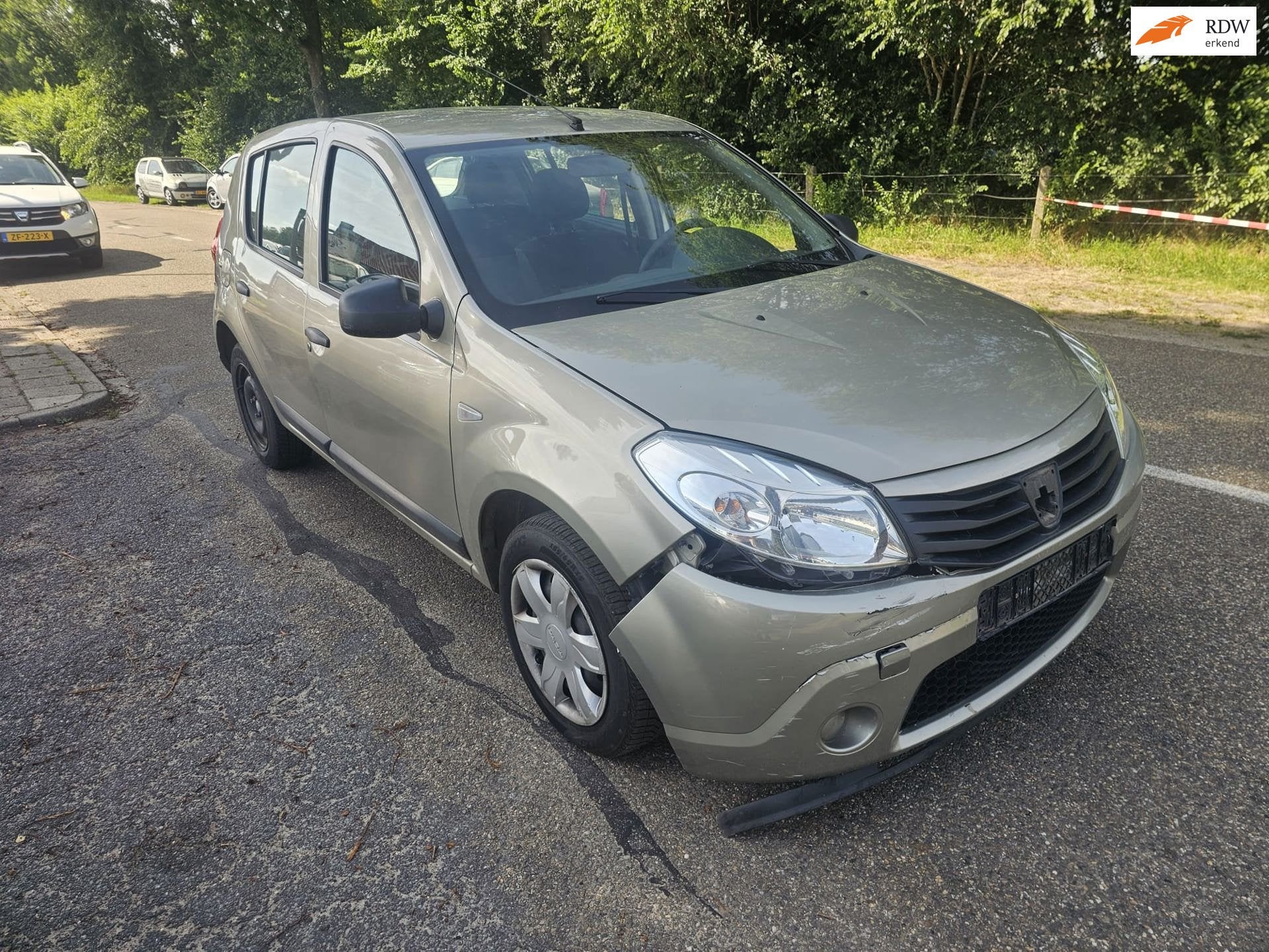 Dacia Sandero 1.4 Ambiance SCHADE EXPORT, Auto's, Dacia, Voorwielaandrijving, 1011 kg, 4 cilinders, Bedrijf
