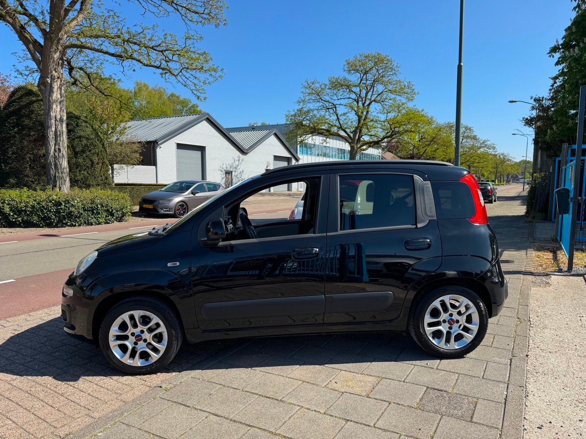Fiat Panda 0.9 TwinAir Lounge A-C Elek Pakket Navi Lmv, Voorwielaandrijving, Euro 5, Panda, Zwart