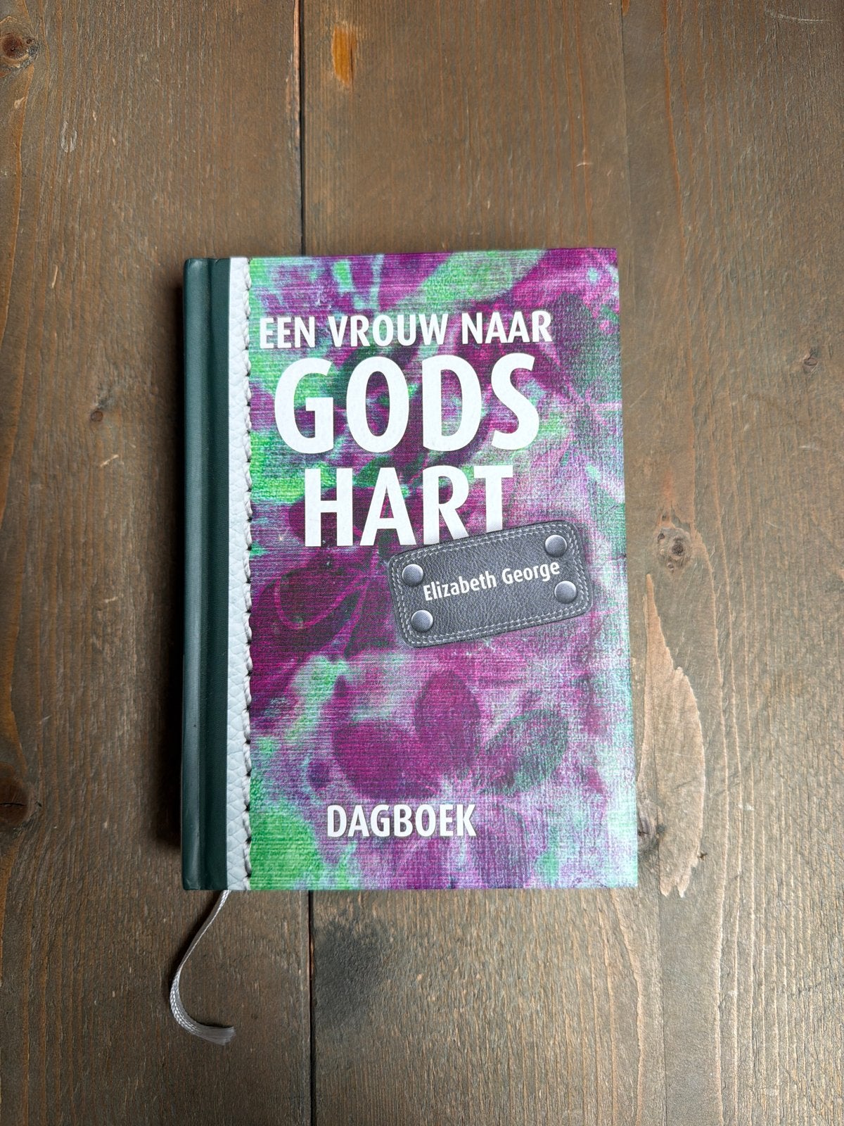 Een Vrouw Naar Gods Hart - Dagboek Elizabeth George, Ophalen of Verzenden, Zo goed als nieuw, Christendom | Protestants