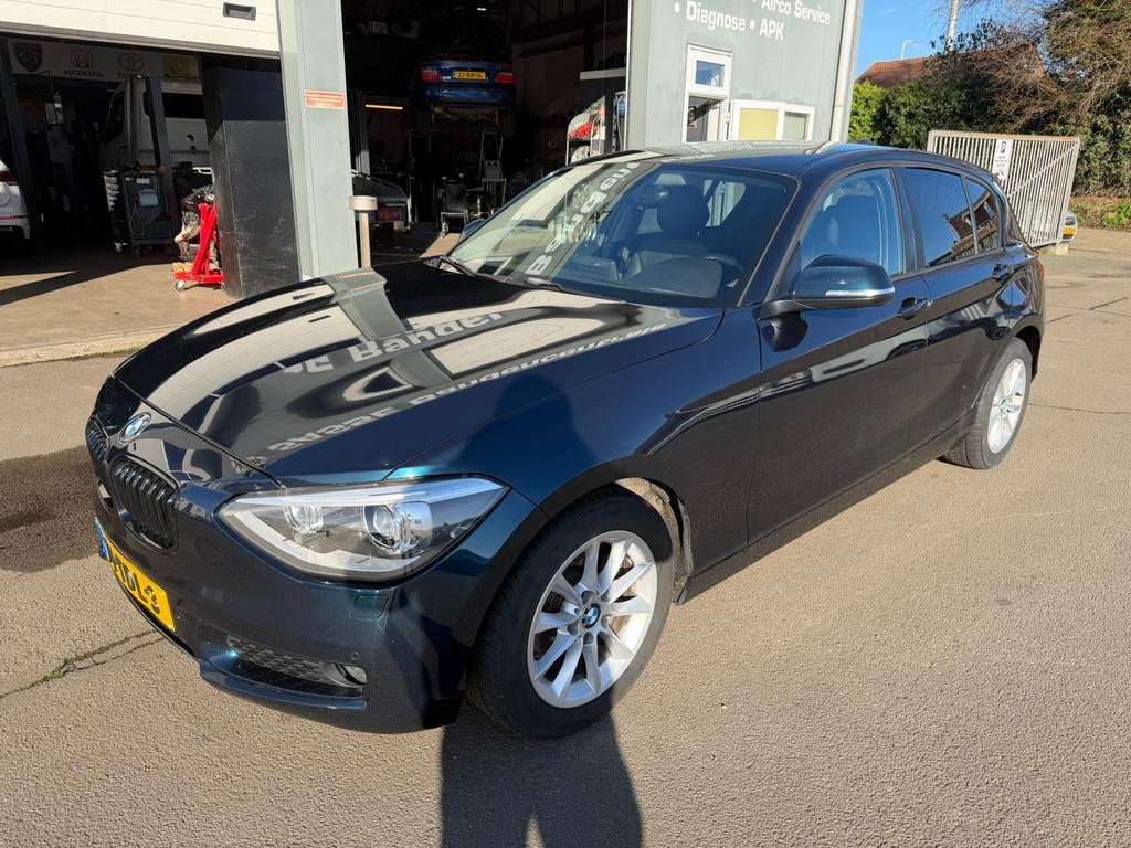 BMW 1-Serie 116I 100KW 5DR Aut8 2012 Blauw, Auto's, BMW, Euro 5, Zwart, 4 cilinders, Blauw