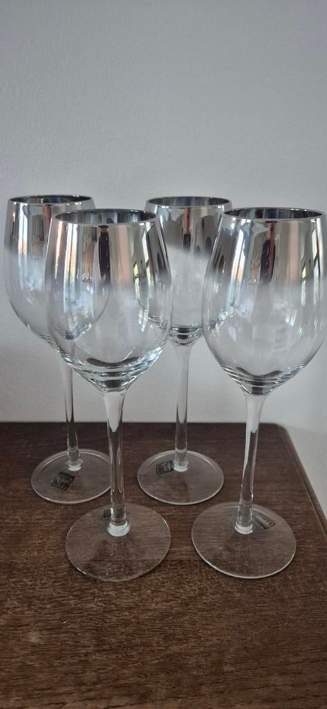 Set van 4 PTM D Collection wijnglazen met zilveren rand, Ophalen of Verzenden