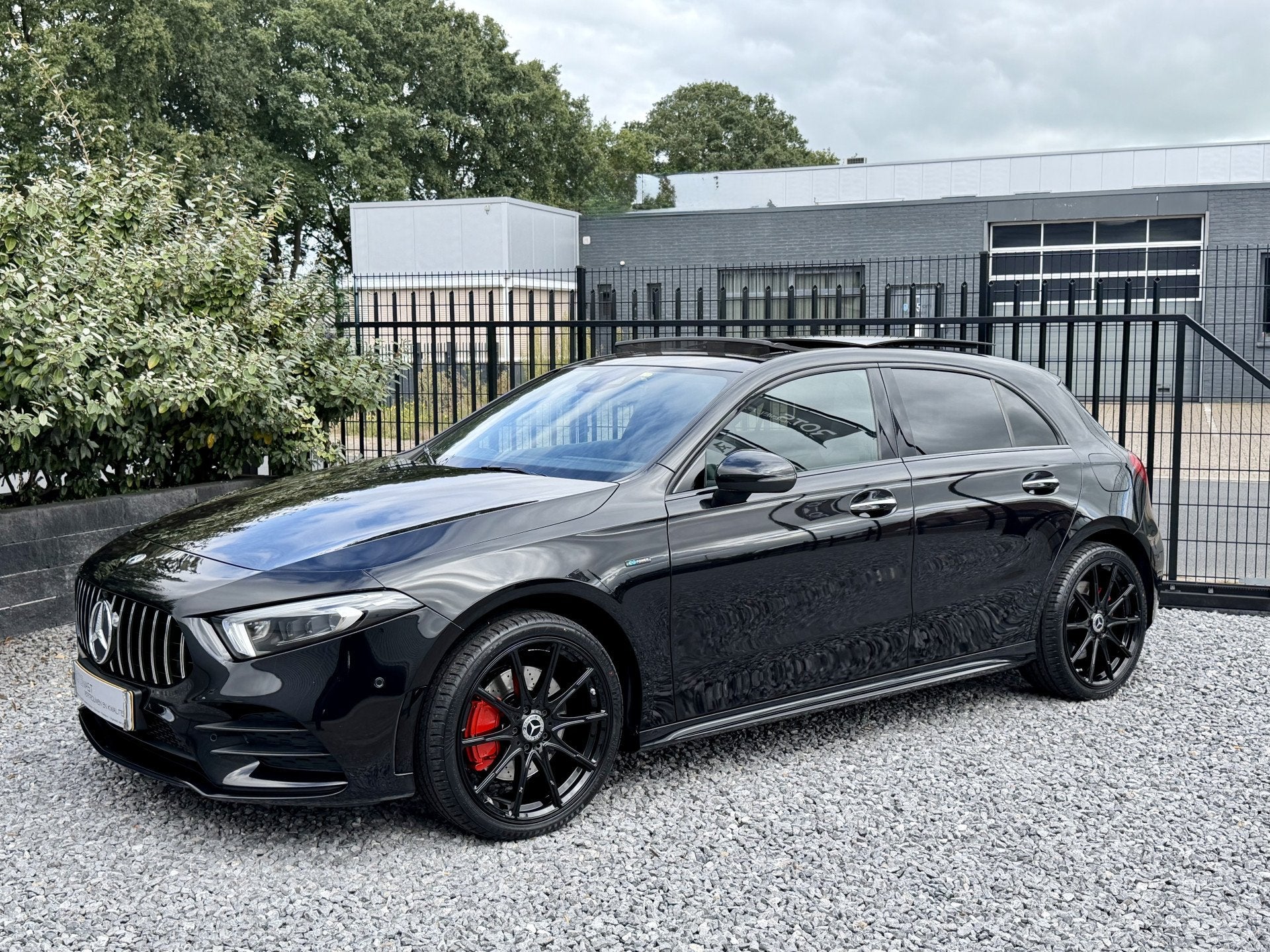 Mercedes-Benz A-Klasse 250e AMG Pakket Panodak|Leer|Camera|M, Auto's, Dealer onderhouden, Gebruikt, Met garantie (alle), Automatische klimaatregeling