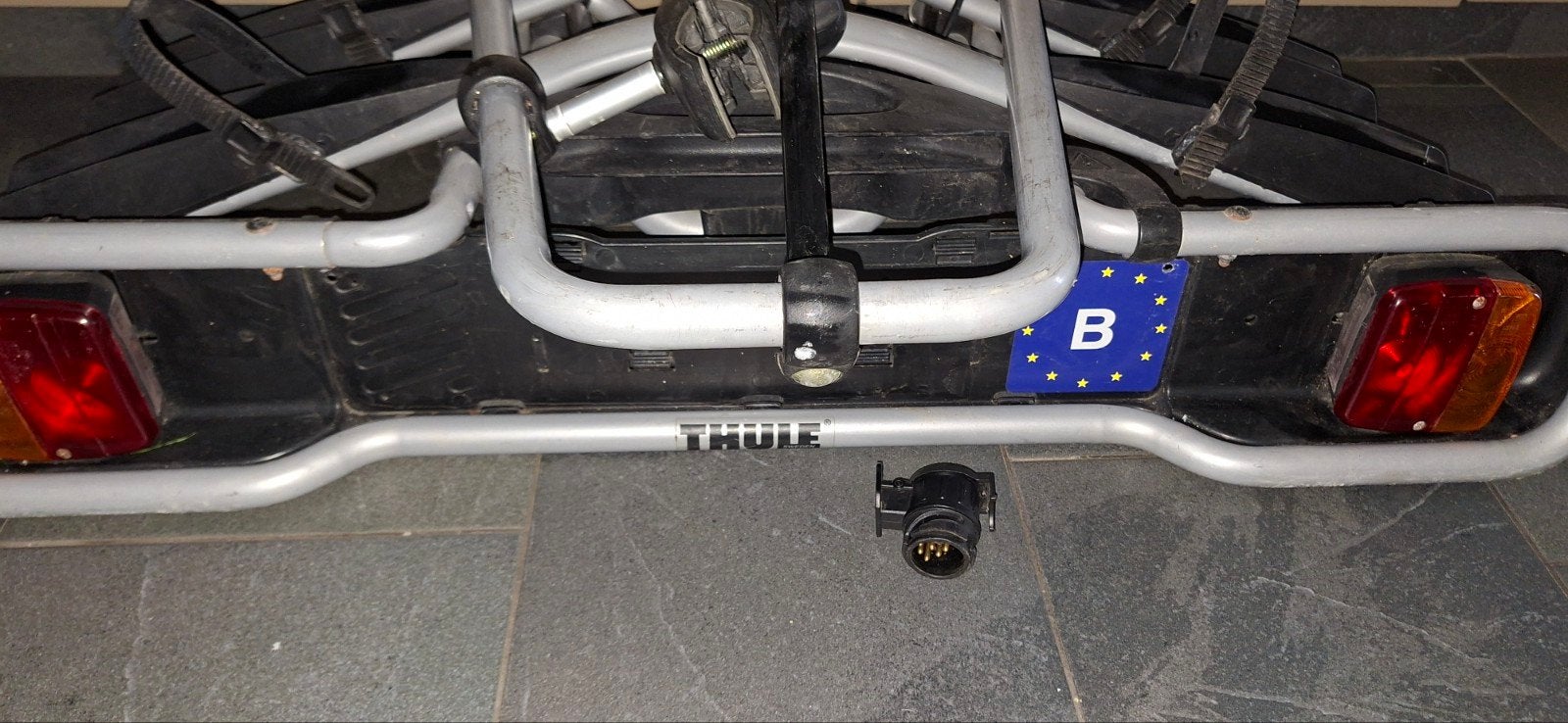 Thule Euroway 945 fietsendrager - kantelbaar en inklapbaar, Ophalen, Gebruikt, Brede banden, 2 fietsen