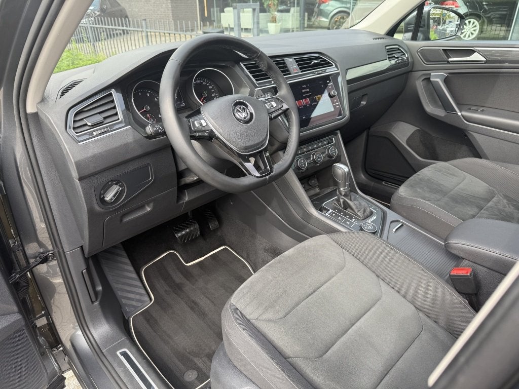 Volkswagen Tiguan 2.0 TSI 4M. Highline I Pano I Trekhaak I N, Auto's, Gebruikt, Zwart, 4 cilinders, 1984 cc