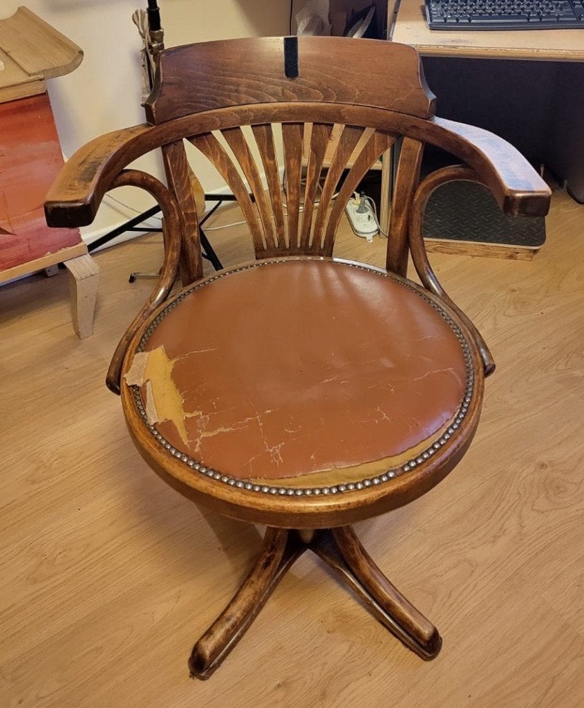 houten bureaustoel: opknapper, Ophalen, Gebruikt, Hout, 57 cm