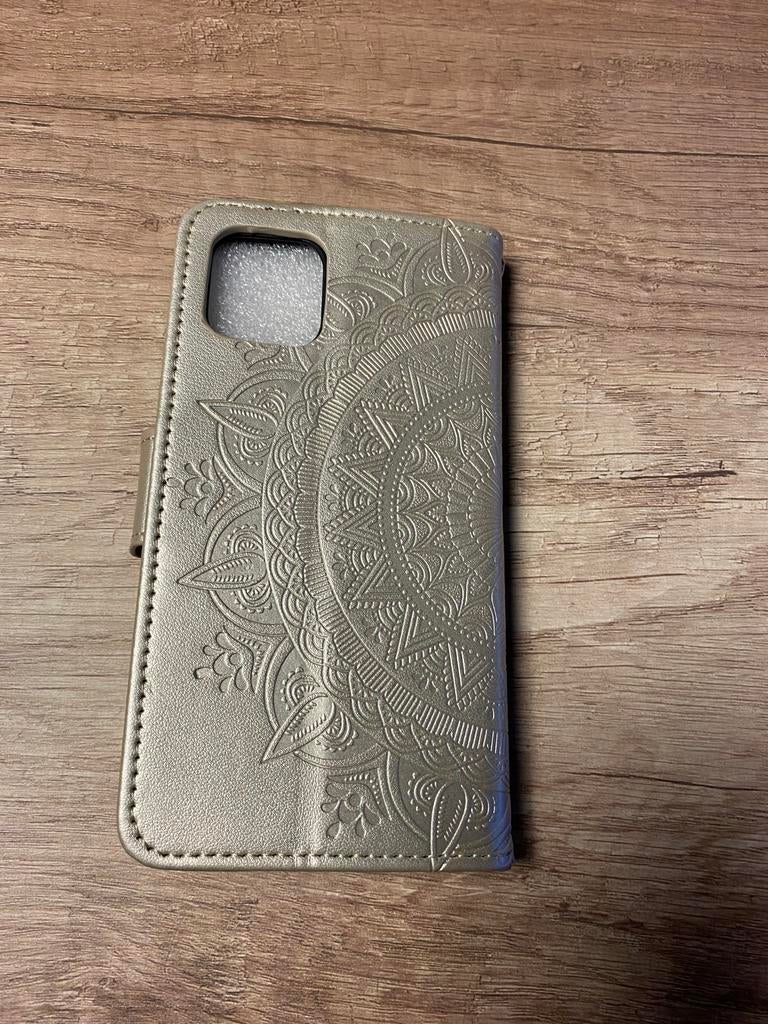 Luxe Gouden iPhone Hoesje met Mandala Design, Telecommunicatie, Pasjeshouder, Overige merken, Goud, Nieuw