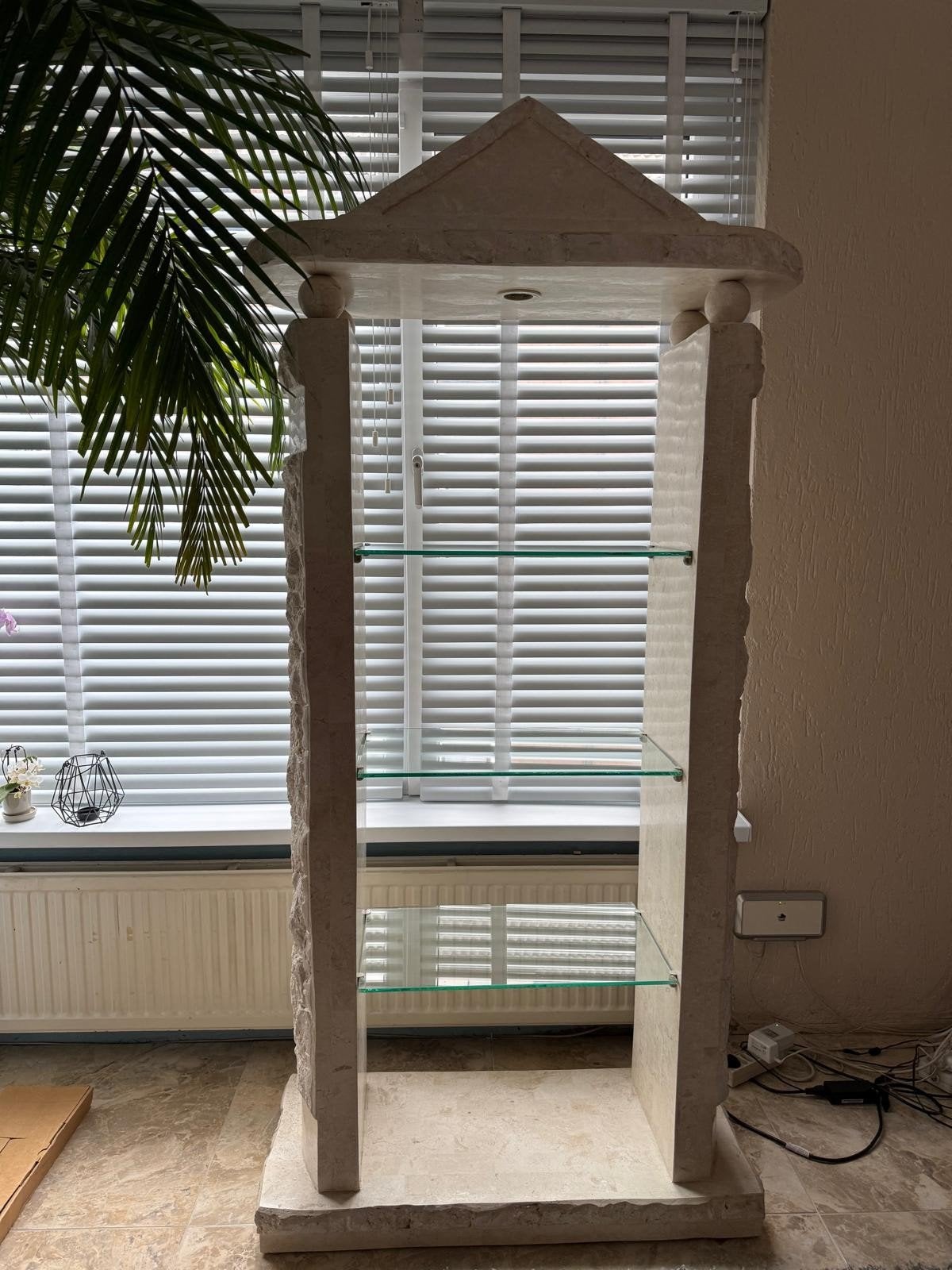 Vitrine Kast Steunen Look (zie omschrijving), Ophalen, Met plank(en), 100 tot 150 cm, Grieks