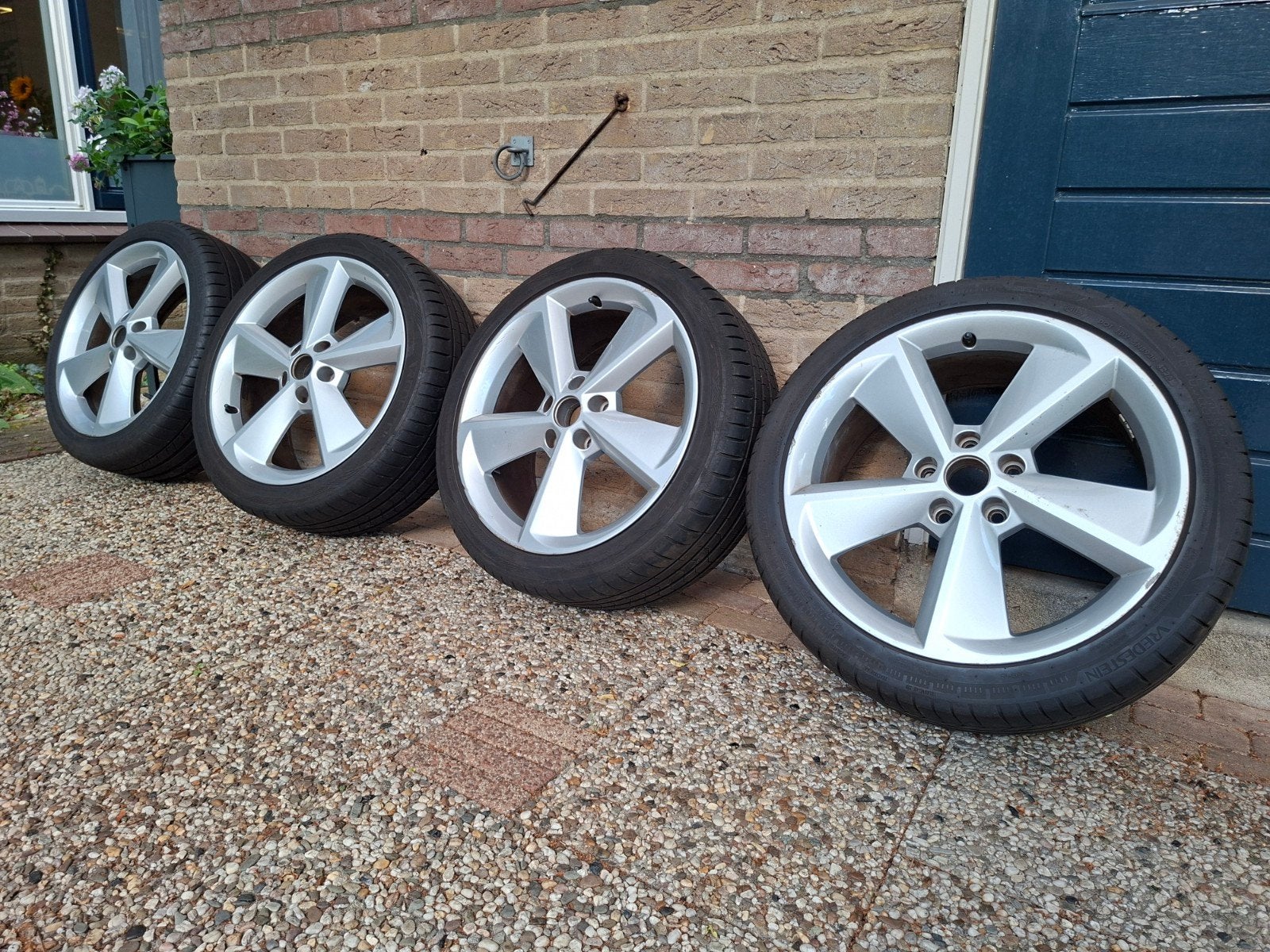 Vredestein zomerbanden met lichtmetalen velgen 225/40 ZR18, Auto-onderdelen, Banden en Velgen, Ophalen, 18 inch, Gebruikt, Banden en Velgen