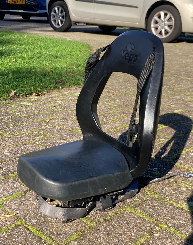 Yepp junior fietsstoeltje, Fietsen en Brommers, Ophalen, Gebruikt, Achterzitje, Voetsteuntjes