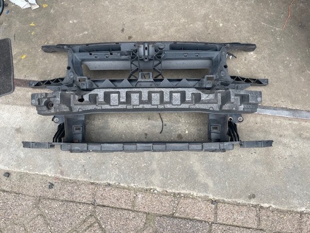 Voorfront Volkswagen Touran (1T1/T2) 2010 1T0805588AD, Auto-onderdelen, Gebruikt, Volkswagen, Volkswagen AG, Kundenbetreuung@volkswagen.de