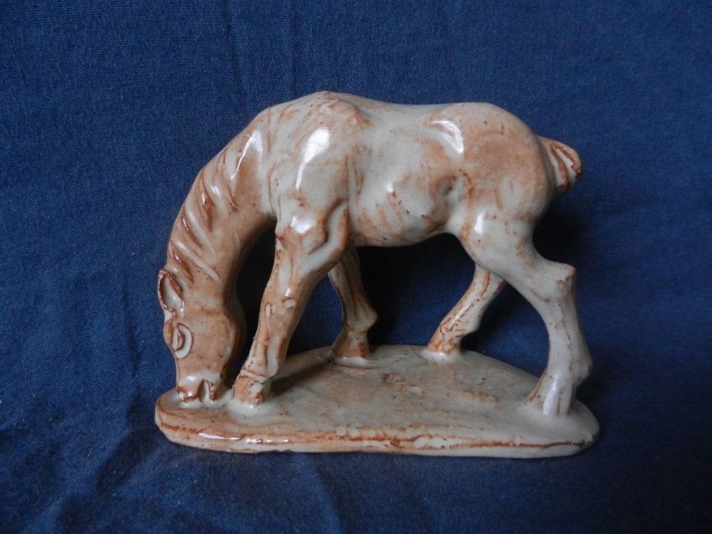 Aardewerk sculptuur Grazend paardje Petri of Mobach? b. 10,6, Ophalen of Verzenden