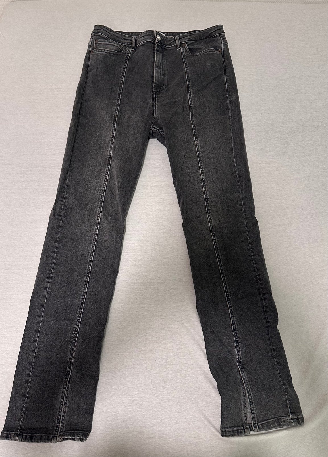 Grijze flared jeans & zwarte flared jeans, Verzenden, Zo goed als nieuw, Overige kleuren, Overige jeansmaten