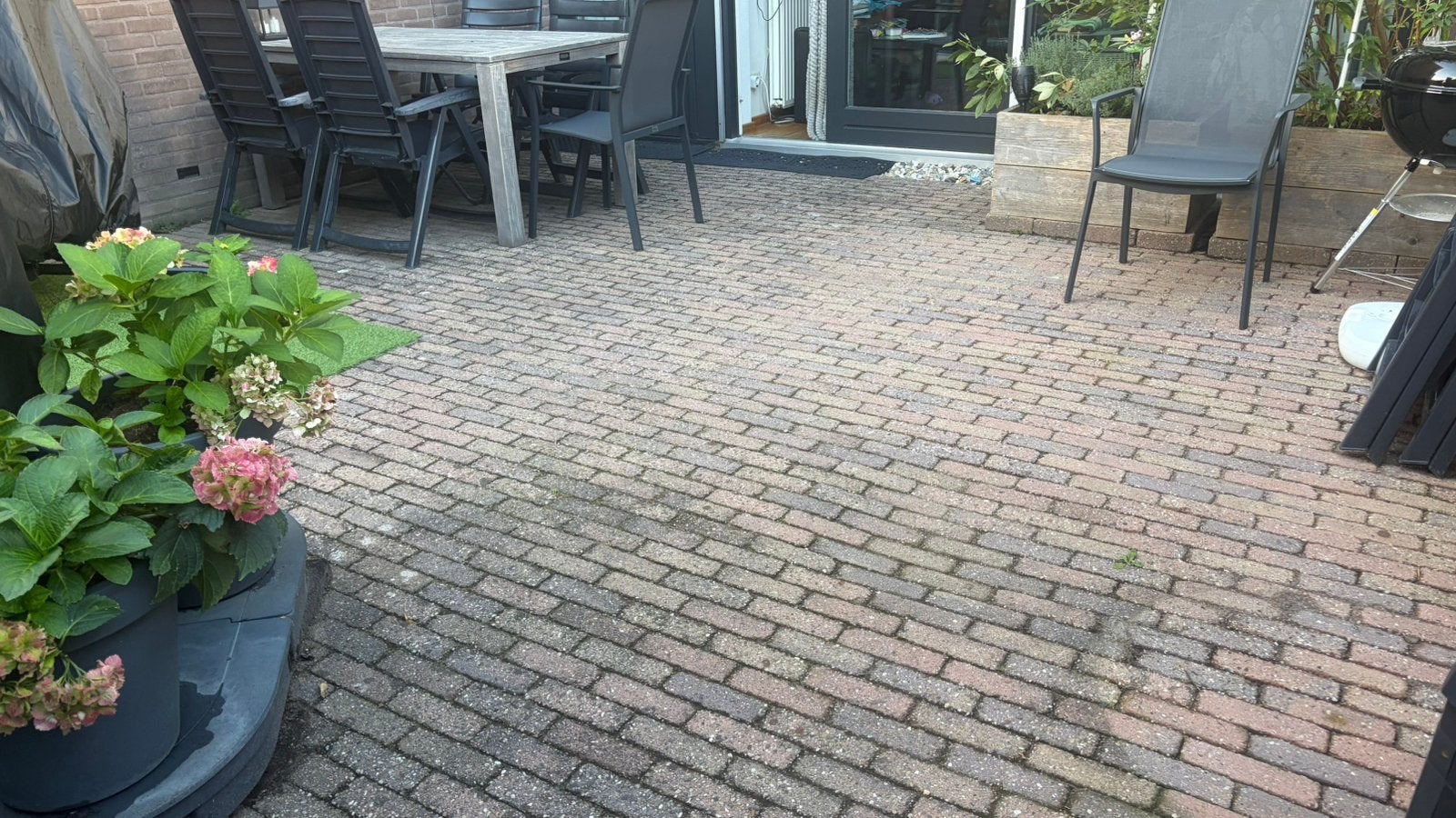 Gratis Waaltjes, Tuin en Terras, Ophalen, Klinkers, Zo goed als nieuw, 10 m² of meer
