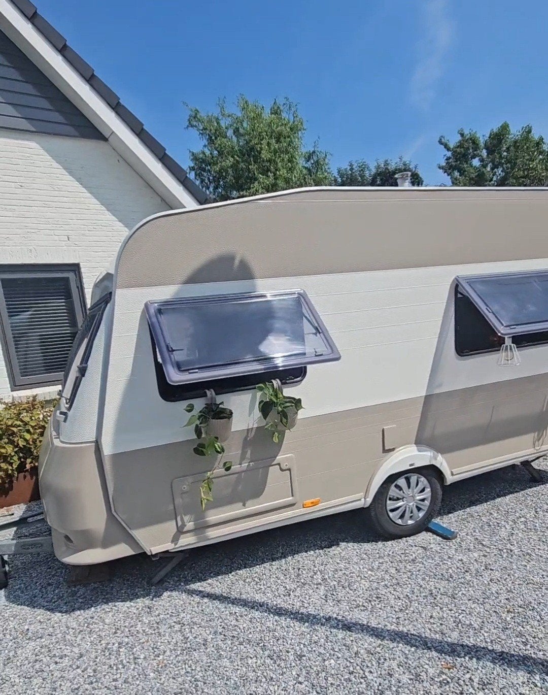 Volledig opgeknapte Hobby de Luxe 400 caravan/tiny house!, Vast bed, Hobby, Particulier, 4 tot 5 meter