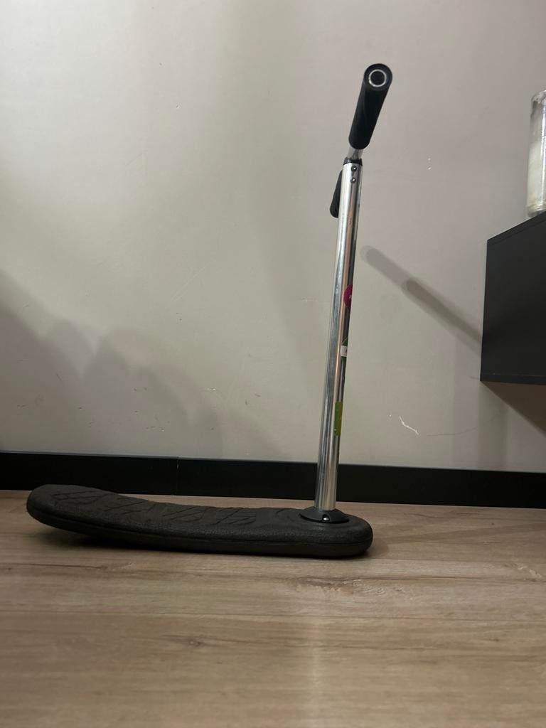 Stuntstep met brede voetplank - Ideaal voor tricks!, Fietsen en Brommers, Steps, Ophalen of Verzenden, Gebruikt, Gewone step