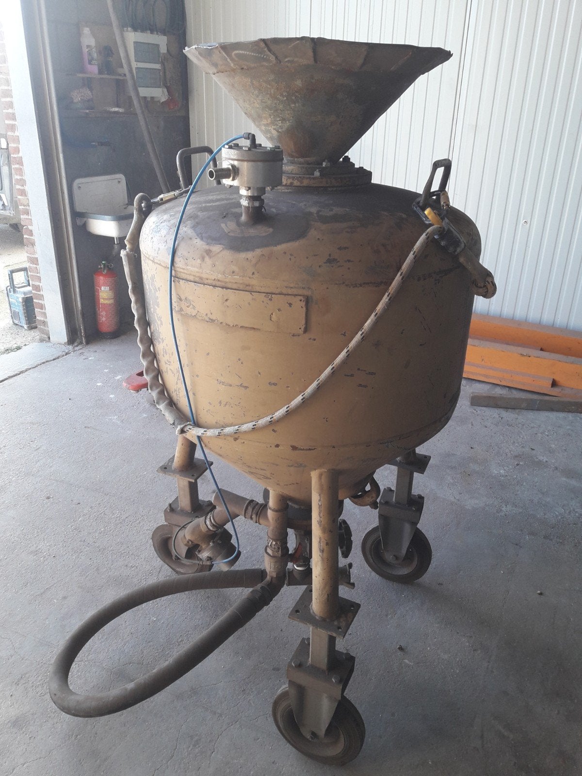 straalmeester 240 liter straalketel, Ophalen, Gebruikt